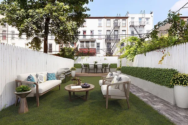 Rented by Century 21 Metropolitan | media 21