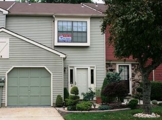 3 Knoll Ct, Matawan, NJ 07747