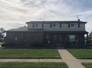 36115 La Marra Dr, Sterling Heights, MI