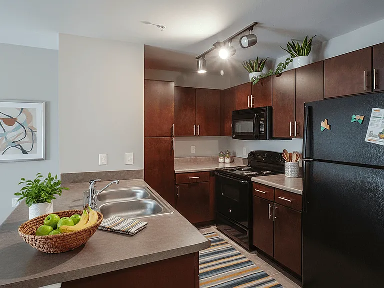 Northside Drive Apartments — Photo 38