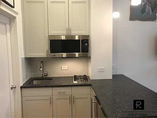 Sold by R New York | media 8