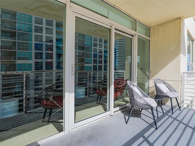 3250 NE 1st Ave #702 — Photo 33