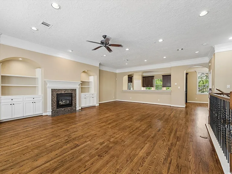 1417 Thompson St — Photo 2