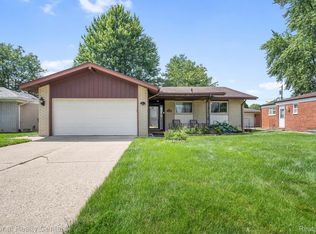12156 Corvair Dr, Sterling Heights, MI 48312