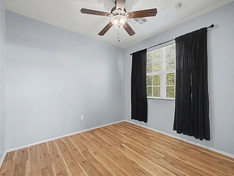 2233 E Huntington Dr — Photo 21