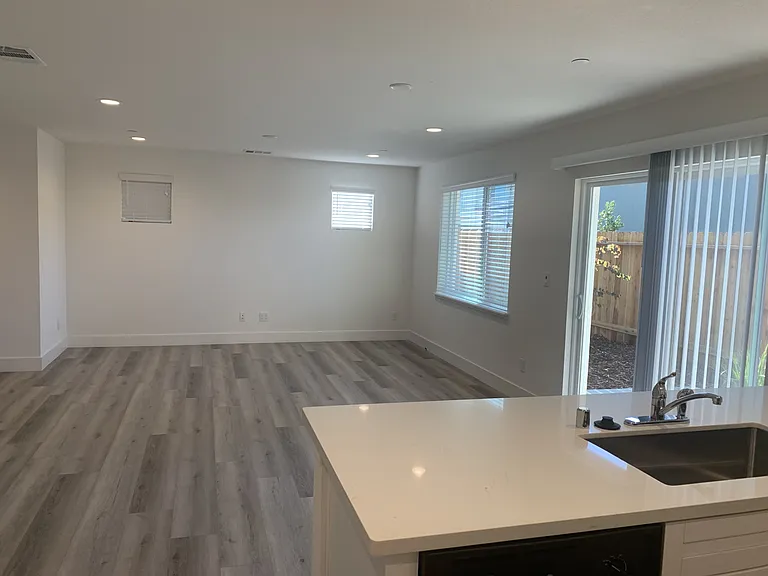 5725 Misty Wind Ct — Photo 4