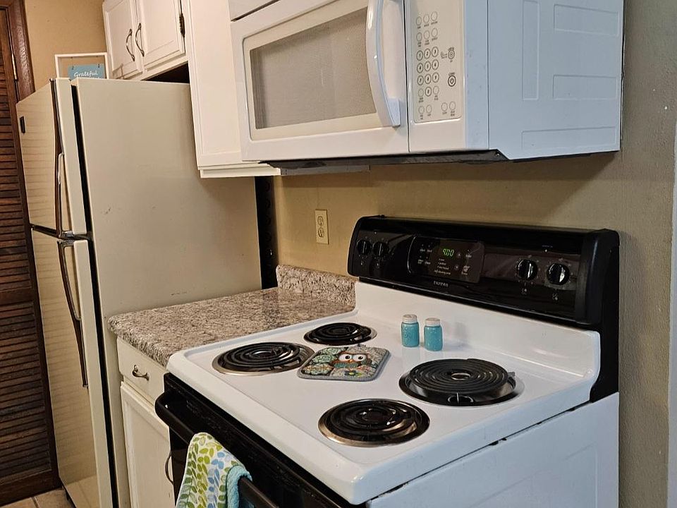 Kitchen, right side