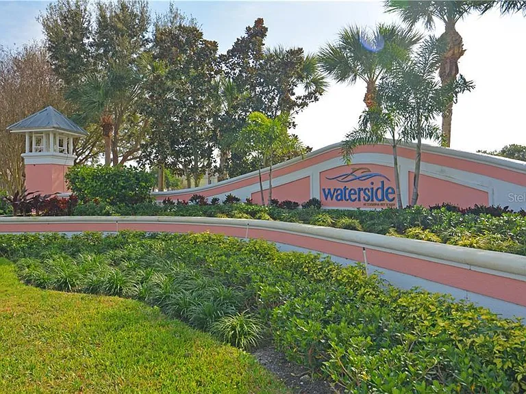 184 Pompano Dr SE #D — Photo 25