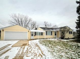 2500 Bluebird Ln, Rolling Meadows, IL 60008