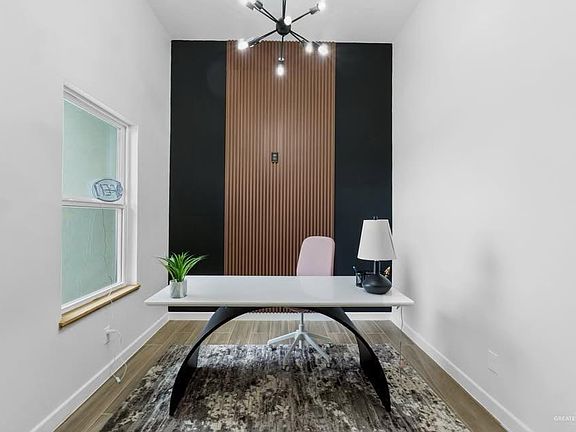 4th image of 2917 Arboledas Dr