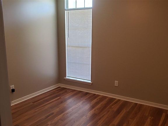 3rd image of 4047 Glennoak Dr