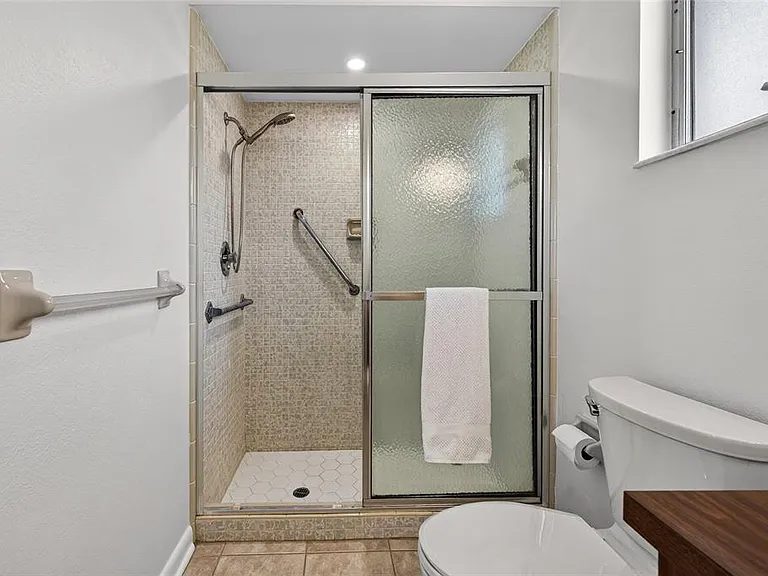 430 Sunnyside Dr — Photo 28