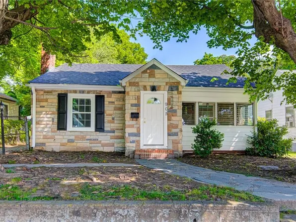 905 Roosevelt St, Winston Salem, NC 27105