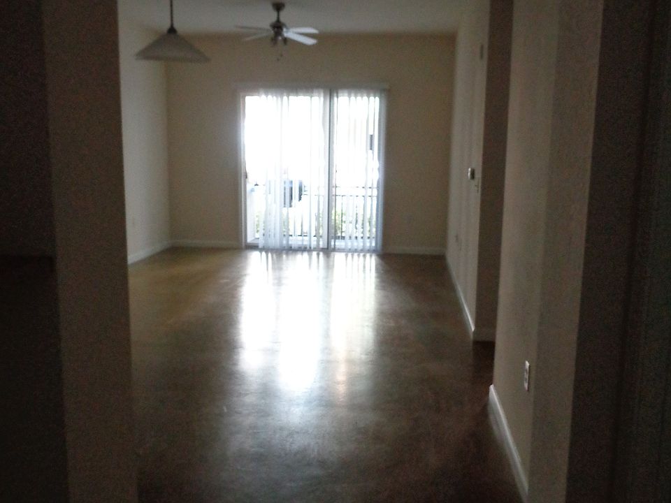 1st image of 1531 W Lemon St APT 3104
