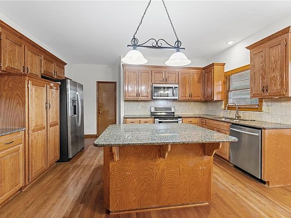 4th image of 16505 W 80th Ter