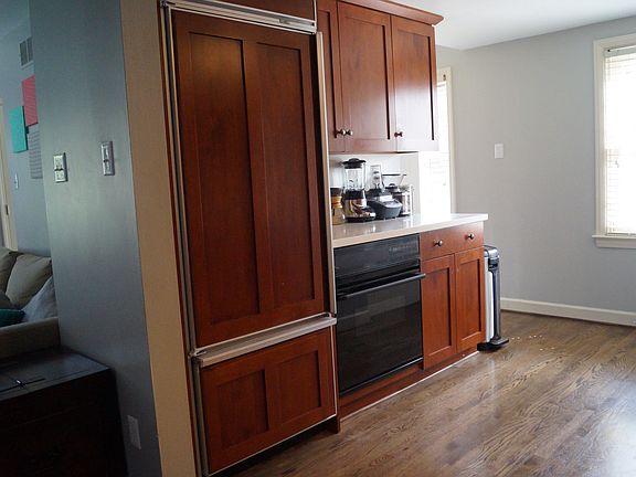 4th image of 2418 Glenview Ave