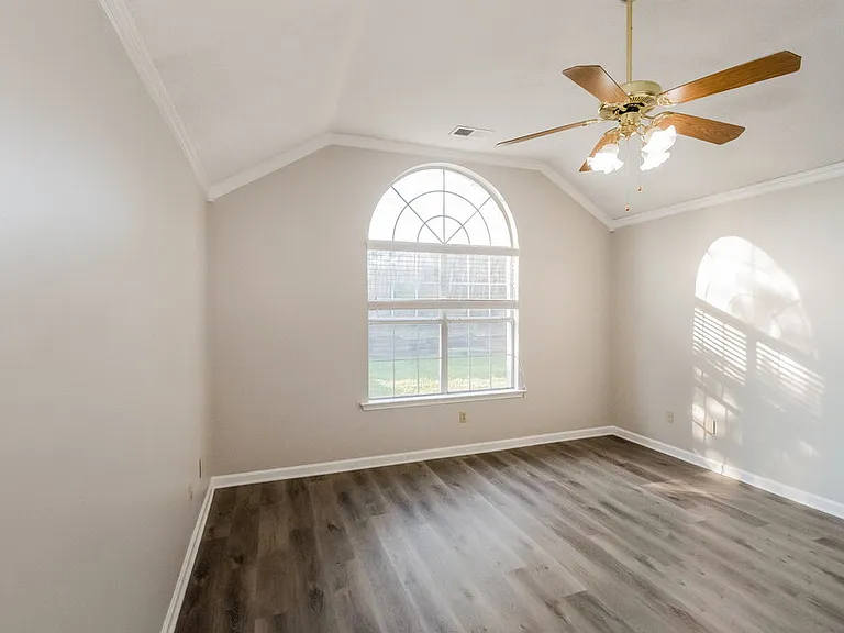406 N Ericson Rd — Photo 10