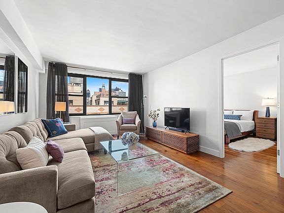 3rd image of 200 E 27th St APT 10L
