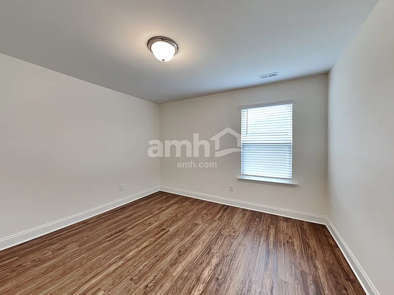 208 Gregory Dr — Photo 16