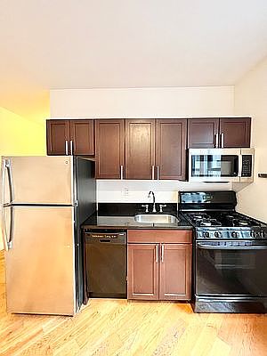 3rd image of 311 Lincoln Pl #14AA
