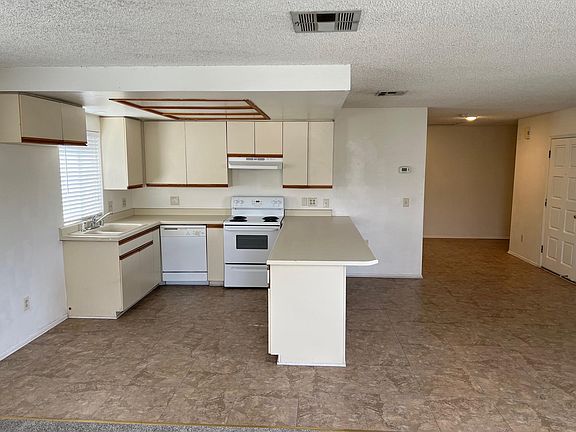 3rd image of 24969 Starr St APT B
