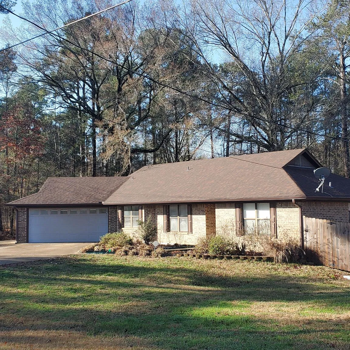 3 bed, 1944 sqft, $1,600 — Photo 1