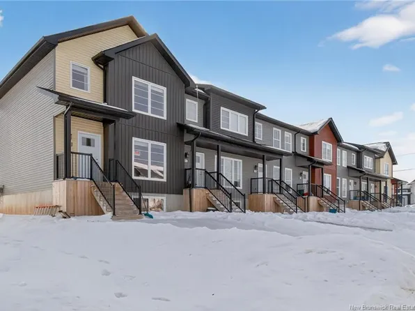 424 Damien St #412, Dieppe, NB E1A 7S9