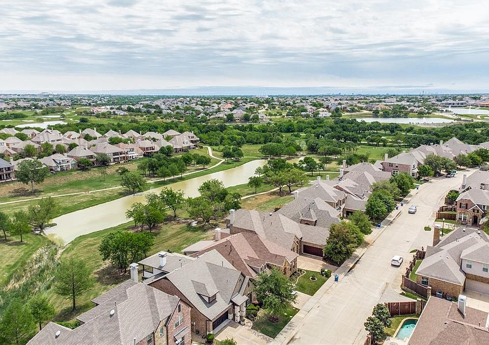 1st image of 417 Crown Of Gold Dr