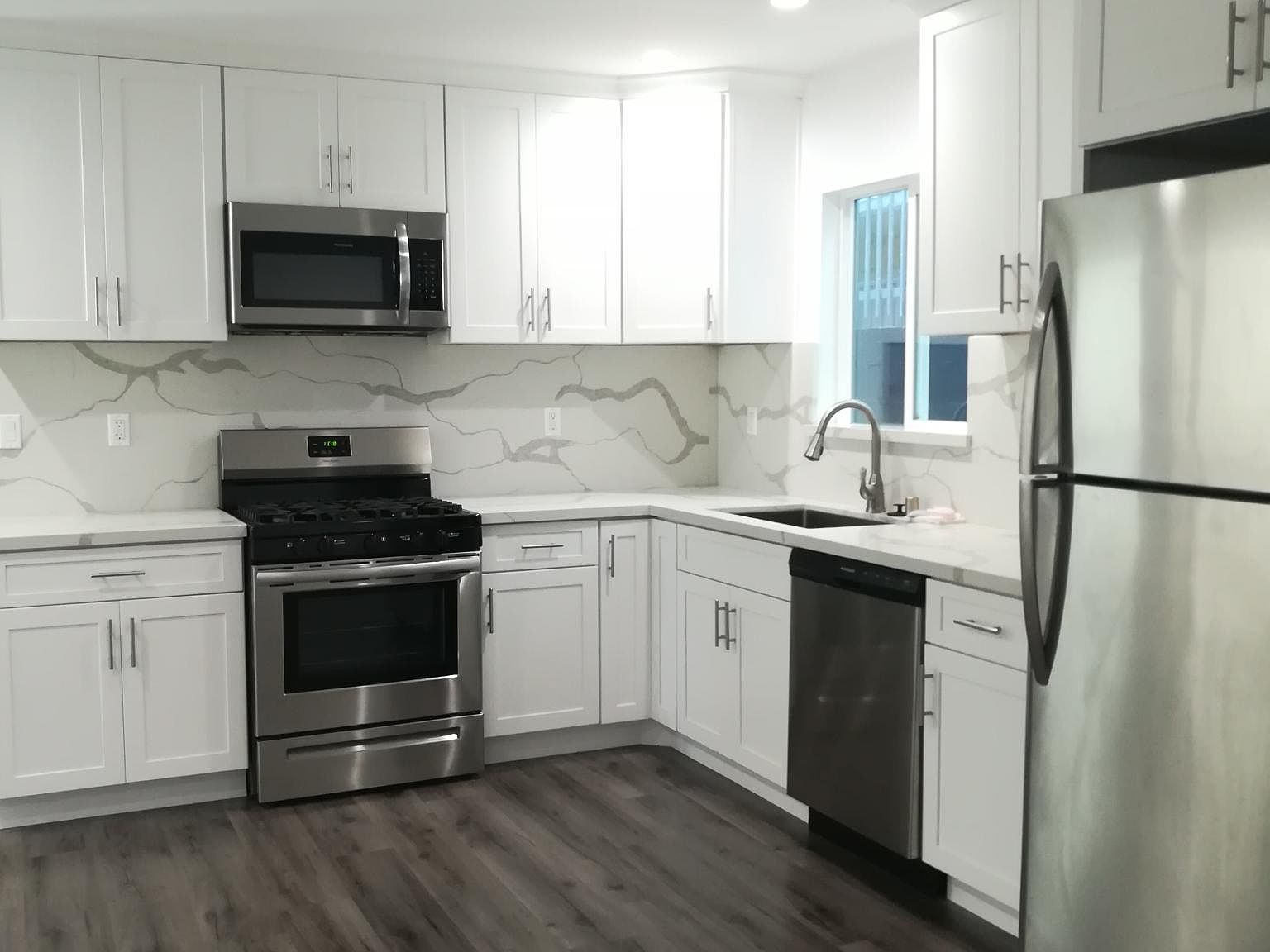 15238 Runnymede St, Van Nuys, CA 91405 | Zillow