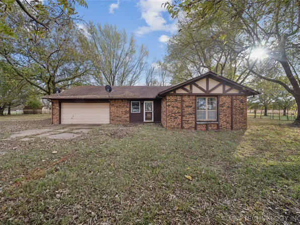 15482 E 370th Rd, Claremore, OK 74017