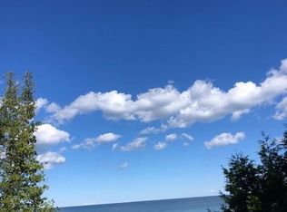 6062 Lakeshore Rd, Sturgeon Bay, WI 54235