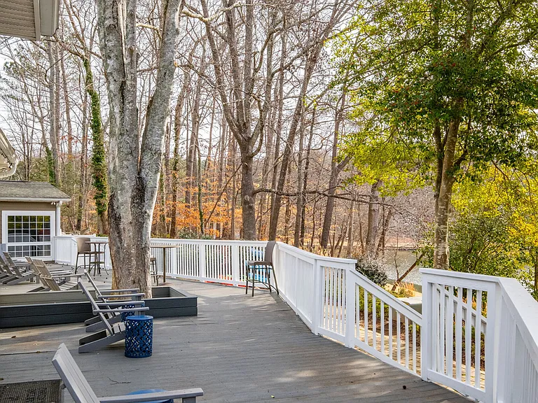 The Lake House at Martins Landing — Photo 26