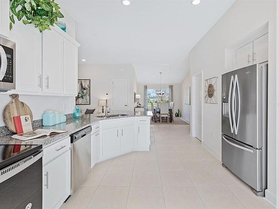 4th image of 2182 NW 23rd Loop