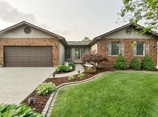27 Cedar Knolls Ct, Weldon Spring, MO 63304