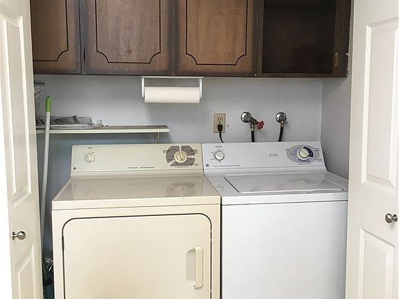 4th image of 2419 Bush Ave NW