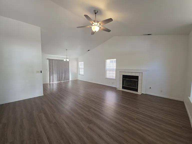 819 Black Walnut Way — Photo 4