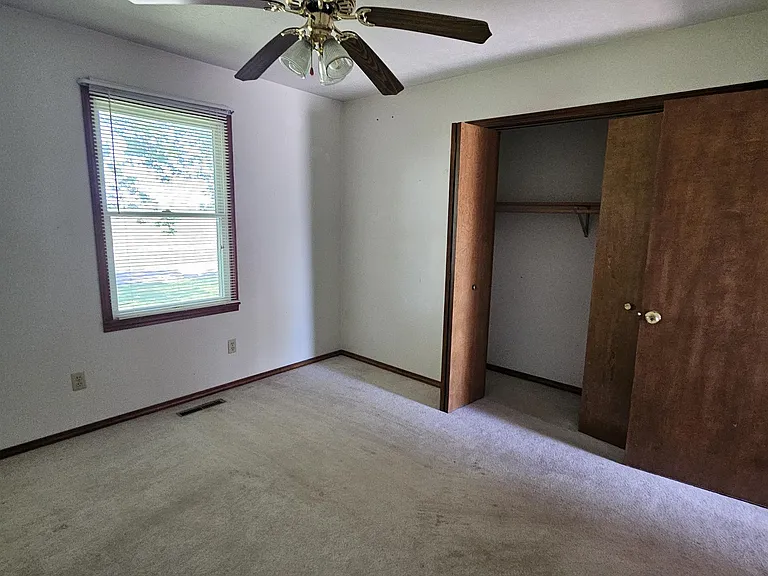 711 N Hemlock St — Photo 15