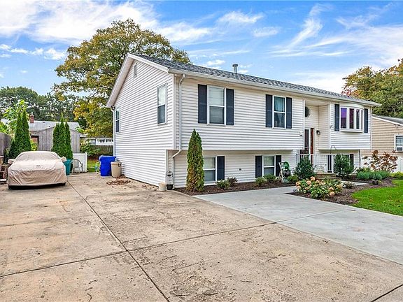 3rd image of 12 Kennedy Dr