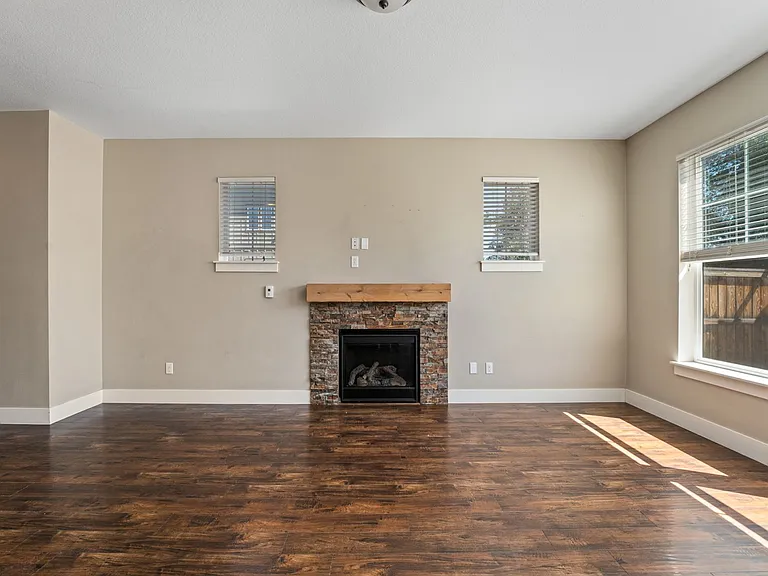 1064 SE Leonel Ln — Photo 11