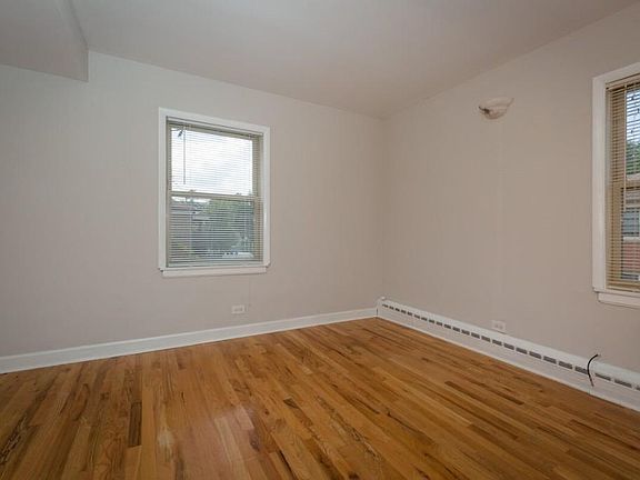 3rd image of 2140 W Foster Ave #2S
