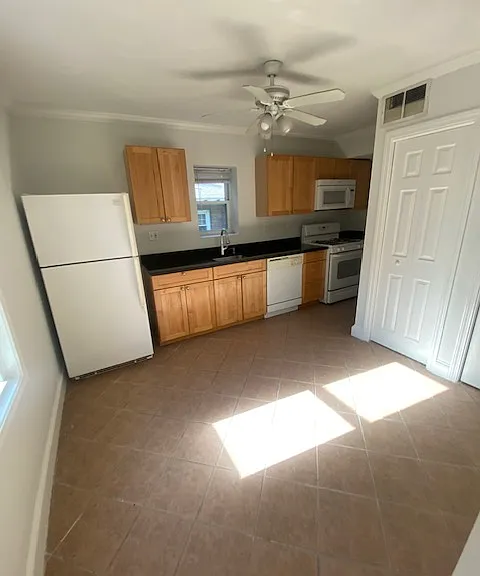 371 Lexington St #2 — Photo 2