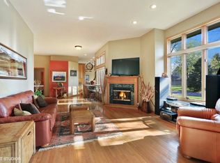 18033 Judicial Way N, Lakeville, MN 55044
