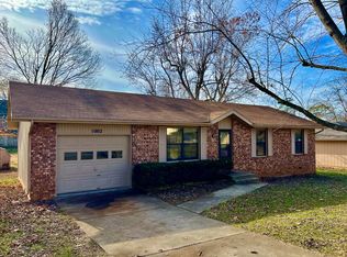 1002 E Bingham St, Ozark, MO 65721