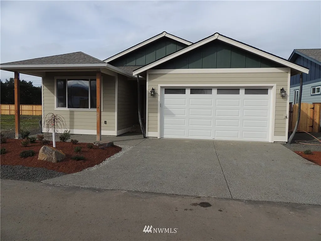 680 N N Gascon Place photo 1