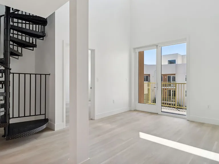 Begonia Place Luxury Apartments — Photo 7