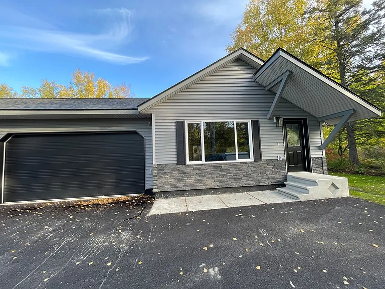 725 W Briar Dr — Photo 22