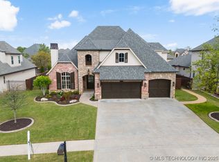 5904 W Waco St, Broken Arrow, OK 74011