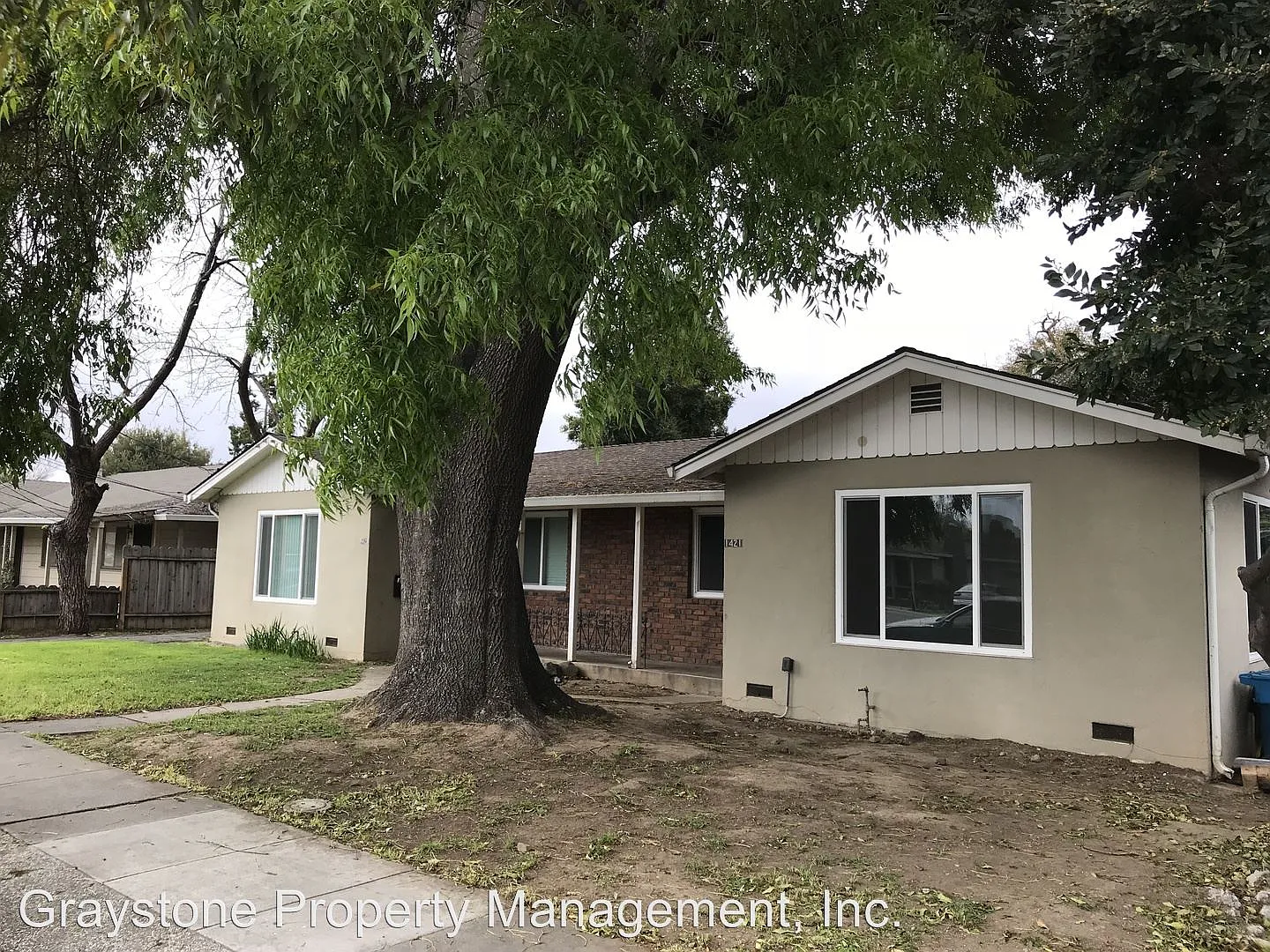 1421 Meridian Ave photo 1