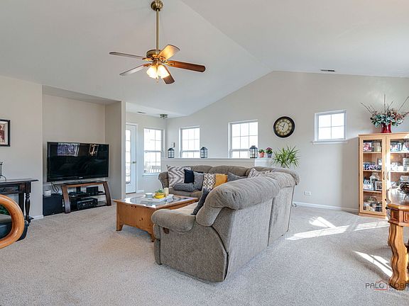 5th image of 585 Bridle Ct #585