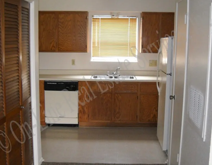 1202 Spring Loop #C — Photo 3